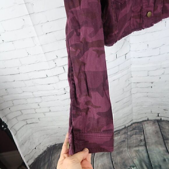 WILD FABLE PURPLE CAMO LONG SLEEVE CROPPED COTTON JACKET SIZE XS - Picture 5 of 6